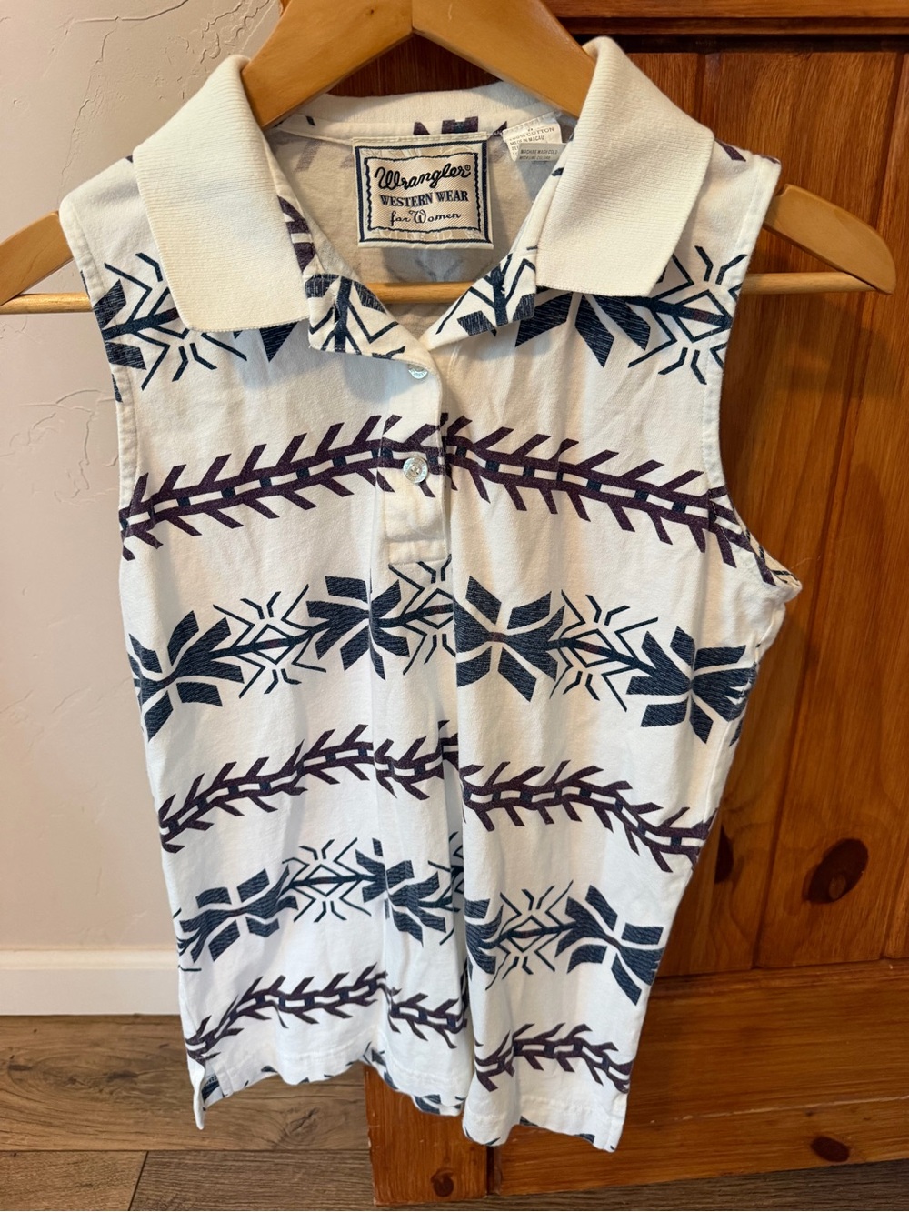 Vintage 90s Wrangler Western Wear Women's Medium White Blue Aztec Sleeveless